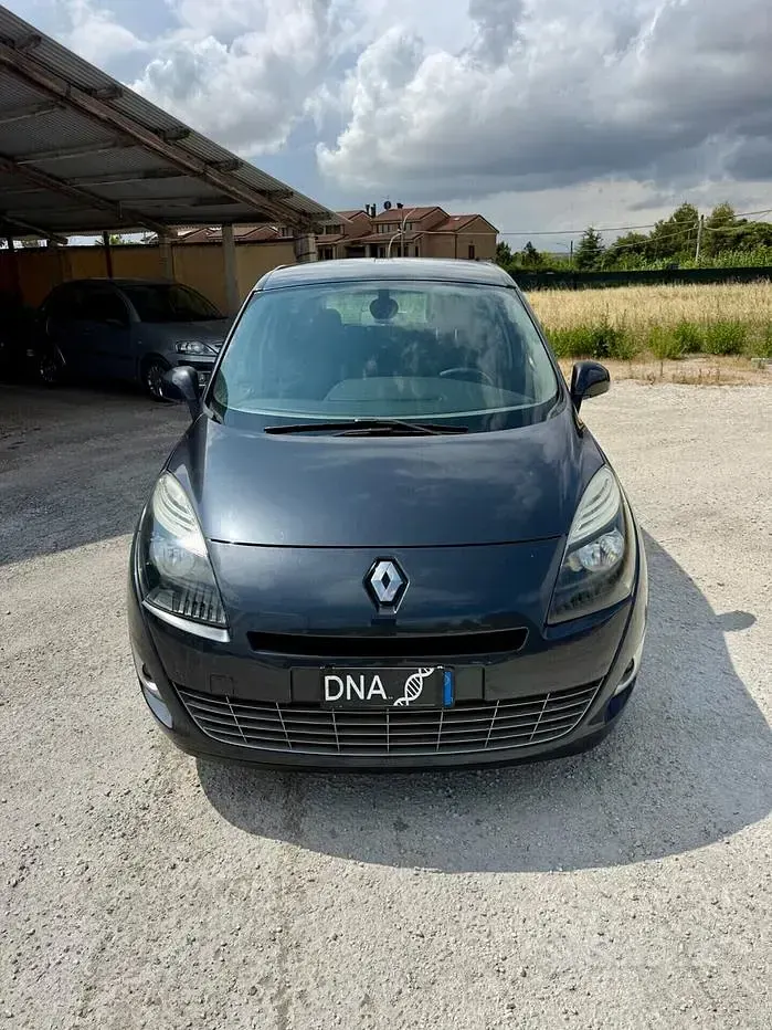 Usata Renault Scénic III 130 CV (95 kW) 2011 Nero Monovolume