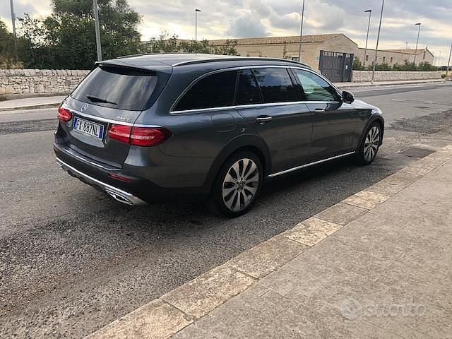 Gebraucht Mercedes E220 All-Terrain 194 PS (142 kW) 2017 Grau Kombi