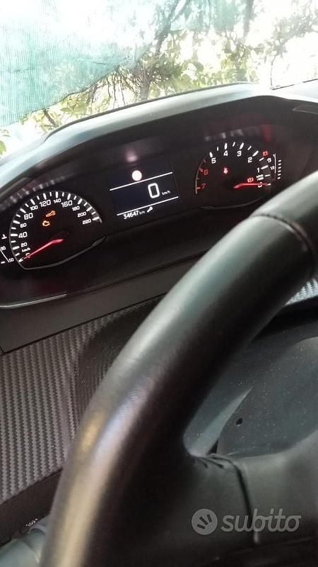 Usata Peugeot 208 75 CV (55 kW) 2021 Grigio Utilitaria