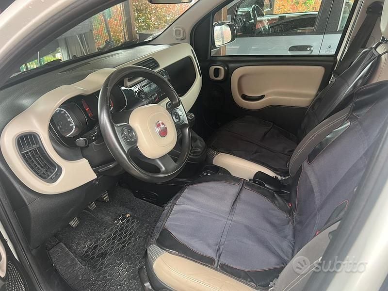 Usata Fiat Panda 4x4 S 95 CV (69 kW) 2016 Bianco Utilitaria