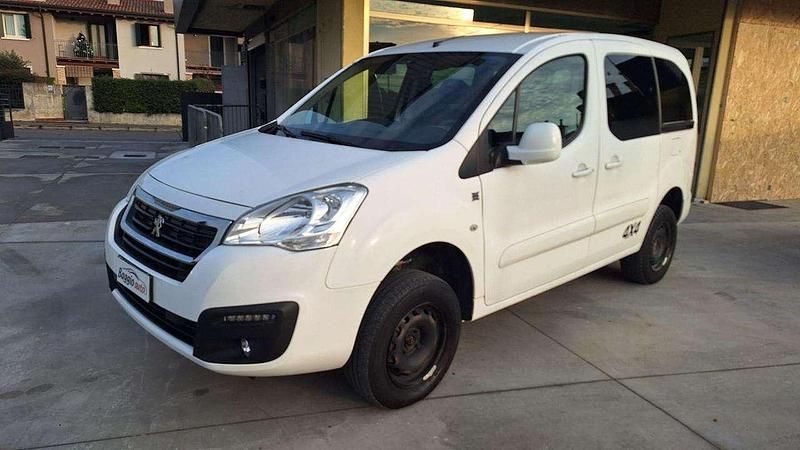 Bianco pastello Usata 2018 Peugeot Partner Tepee Monovolume | 13.900 € (Buon prezzo) - Immagine 1/4