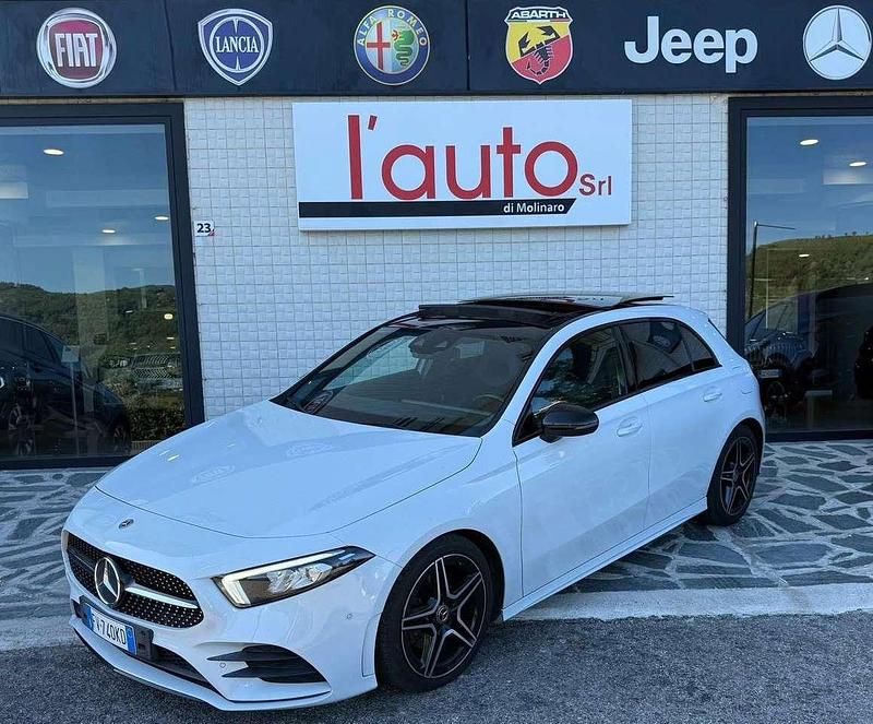 Bianco Usata 2019 Mercedes A180 Premium Tre volumi | 26.900 € (Molto cara) - Immagine 1/4