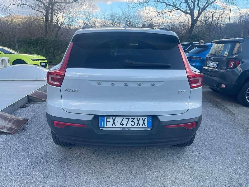 Usata Volvo XC40 Momentum 150 CV (110 kW) 2019 Bianco SUV
