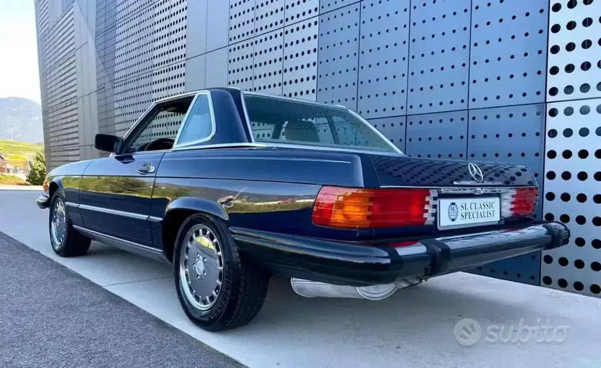 Usata Mercedes SL500 245 CV (180 kW) 1988 Blu pastello Cabrio