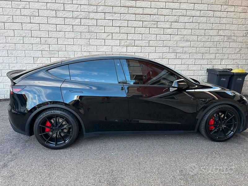 Usata 2023 Tesla Model Y Performance SUV | 37.500 € (Ottimo prezzo) - Immagine 1/4