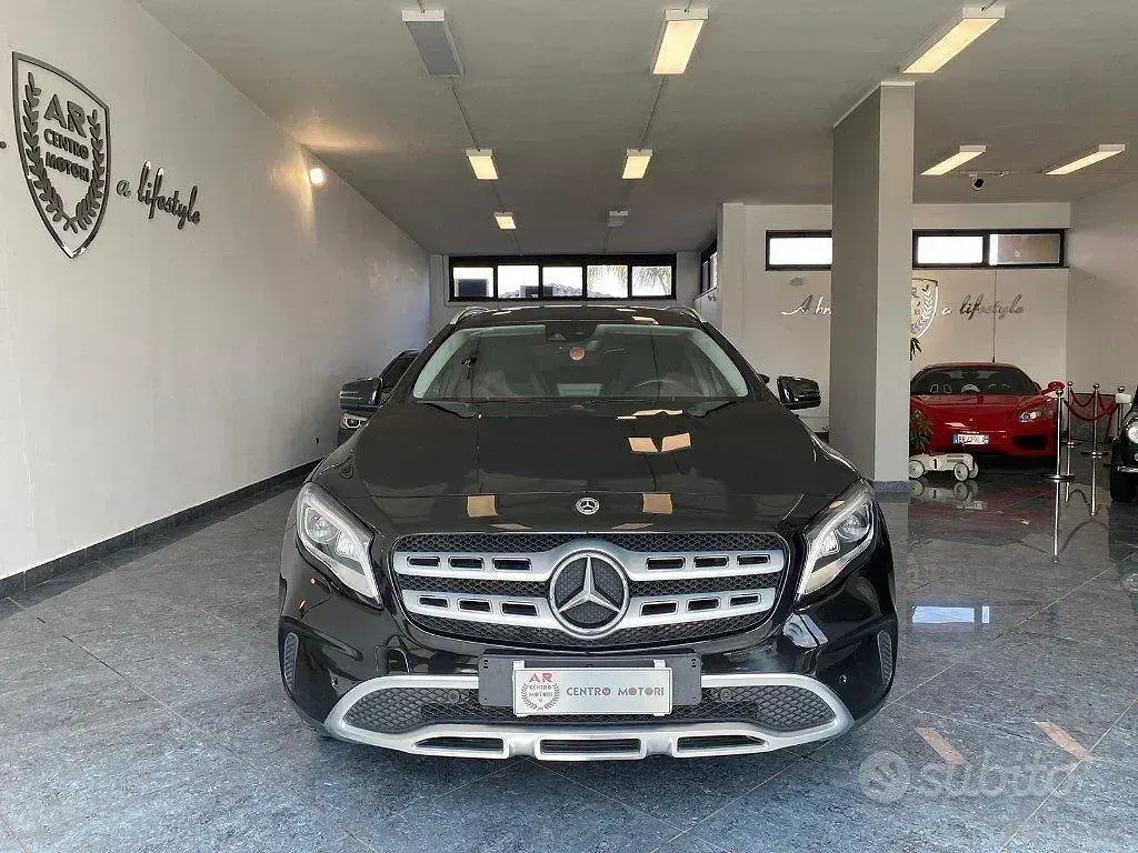 Usata Mercedes GLA200 136 CV (100 kW) 2019 Nero SUV