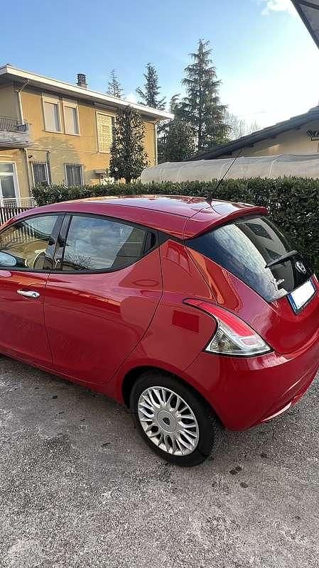 Usata Lancia Ypsilon 69 CV (50 kW) 2017 Utilitaria