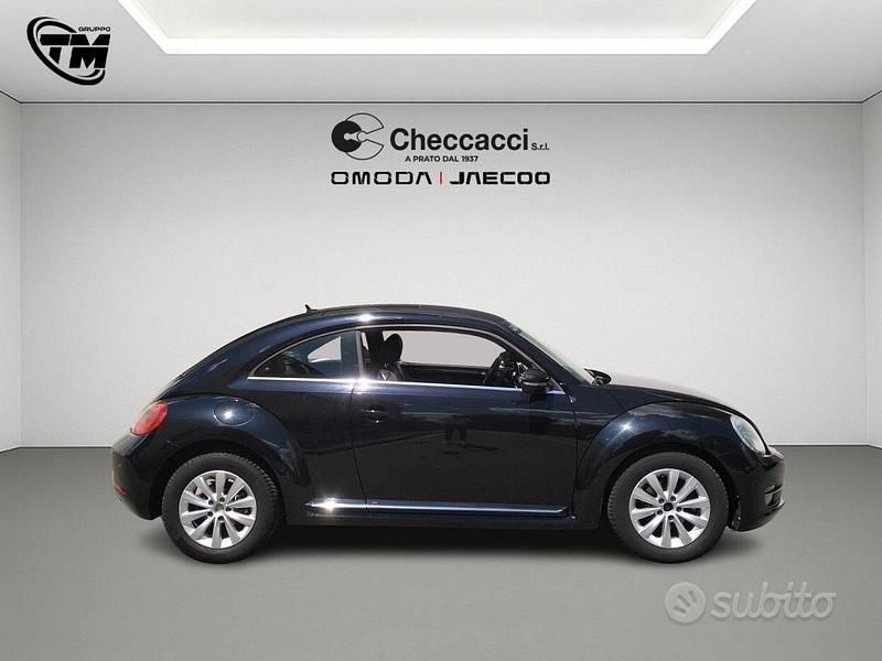 Usata VW Beetle Design 110 CV (80 kW) 2012 Nero Utilitaria
