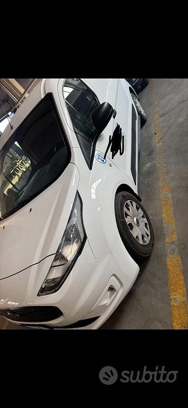 Usata Ford Transit Connect 101 CV (74 kW) 2019 Bianco Monovolume