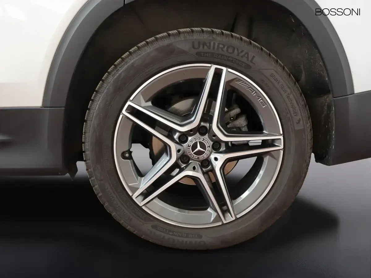 Usata Mercedes GLB200 Premium 150 CV (110 kW) 2023 Argento iridio SUV