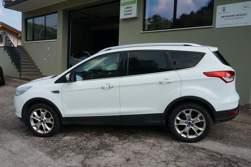 Usata Ford Kuga Titanium 140 CV (102 kW) 2013 Bianco SUV