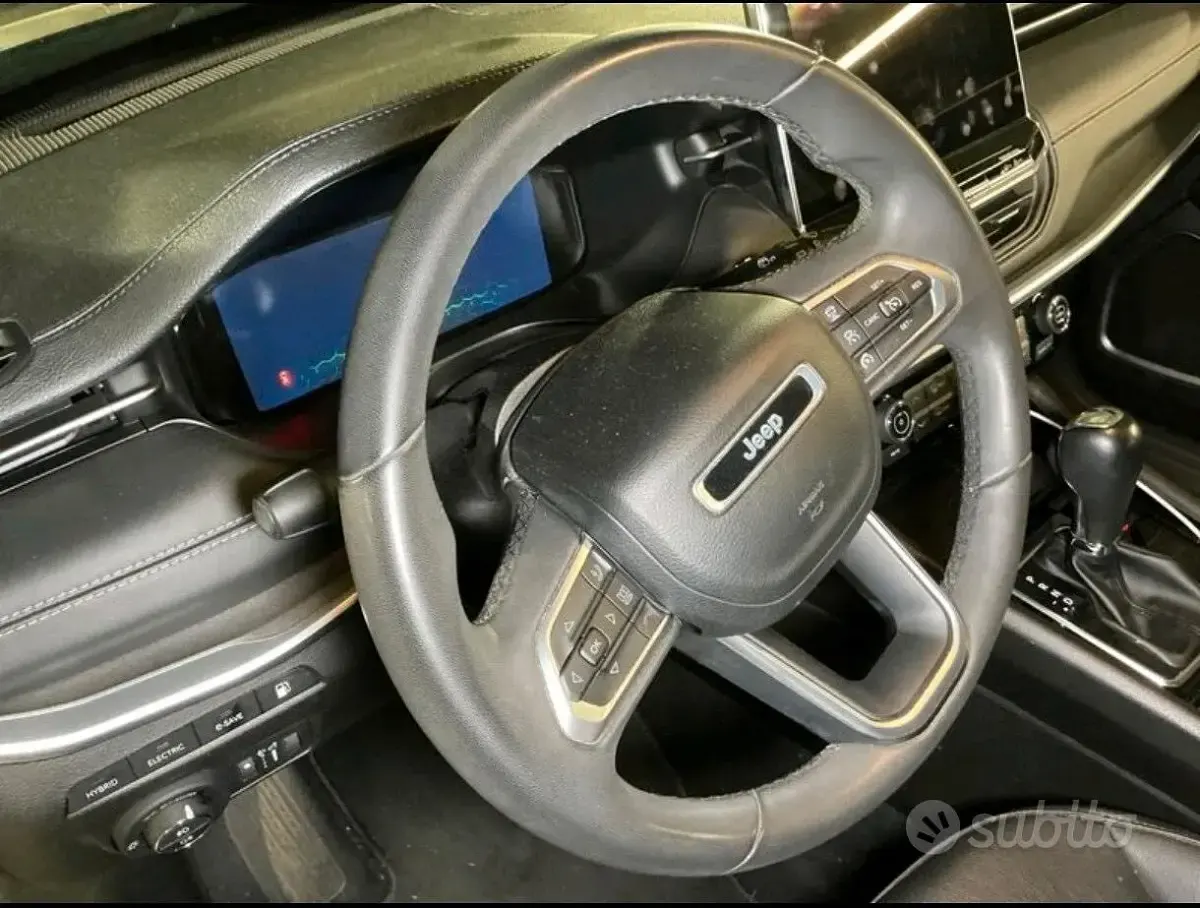 Usata Jeep Compass 190 CV (139 kW) 2023 Grigio SUV