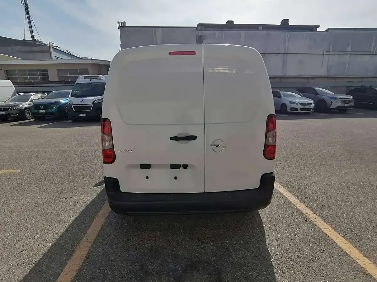 Nuova Opel Combo 131 CV (96 kW) 2026 Kaolin white Monovolume