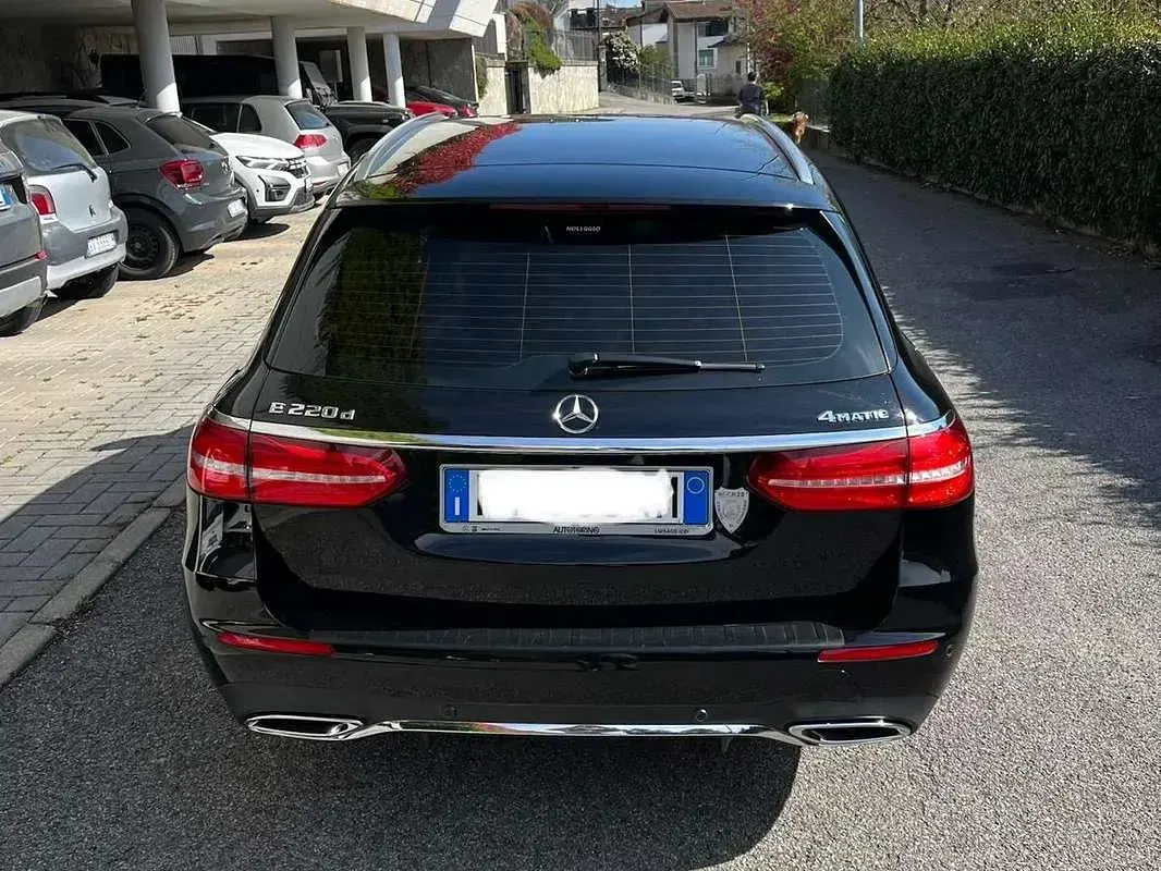 Usata Mercedes E220 AMG line 194 CV (142 kW) 2020 Nero Station wagon