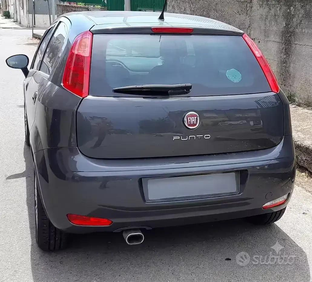 Usata Fiat Punto 95 CV (69 kW) 2016 Grigio Utilitaria