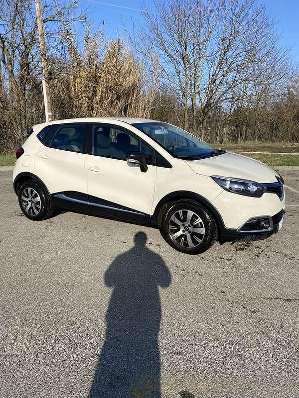 Usata Renault Captur Life 90 CV (66 kW) 2016 Beige SUV