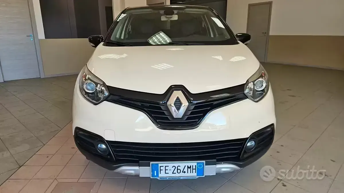 Usata Renault Captur Intens 90 CV (66 kW) 2016 Beige SUV