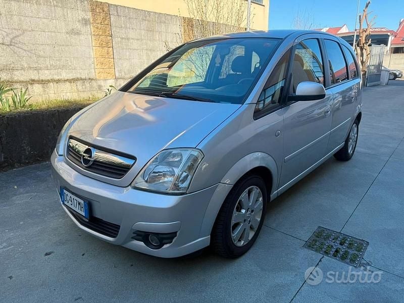 Usata Opel Meriva Cosmo 90 CV (66 kW) 2007 Grigio Monovolume