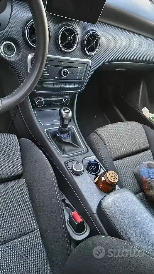 Usata Mercedes GLA200 136 CV (100 kW) 2017 Nero SUV