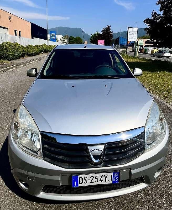 Usata Dacia Sandero 75 CV (55 kW) 2009 Berlina