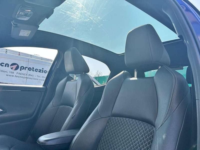 Usata Toyota Yaris Hybrid Style 92 CV (67 kW) 2020 Blu/azzurro Berlina