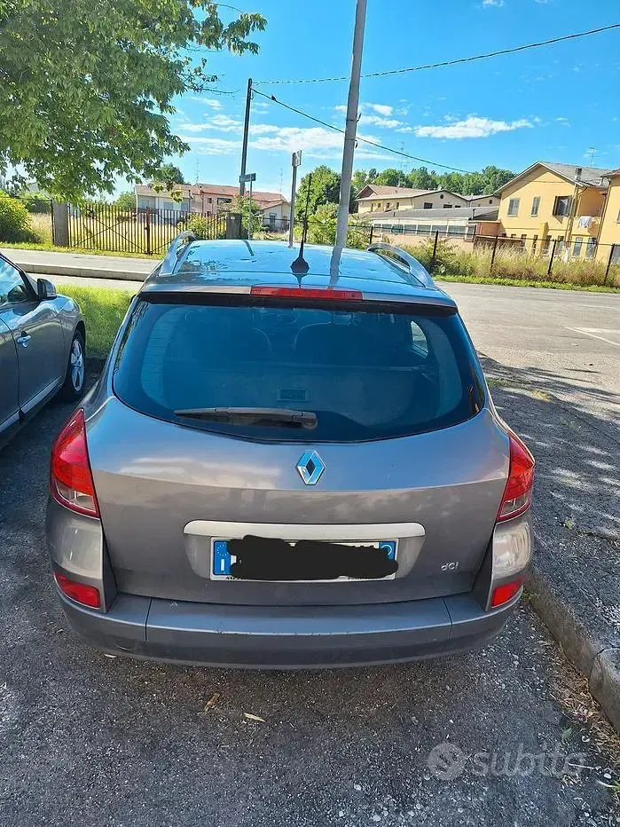 Usata Renault Clio II 58 CV (42 kW) 2011 Blu Berlina