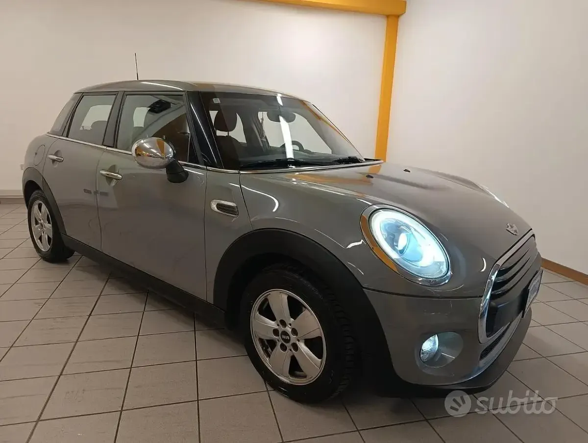 Usata Mini ONE 102 CV (75 kW) 2015 Grigio Utilitaria