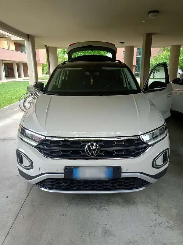 Usata VW T-Roc R-line 110 CV (80 kW) 2023 Bianco SUV