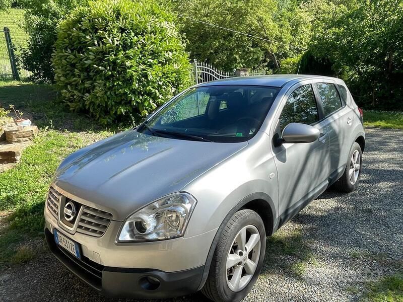 Usata Nissan Qashqai 140 CV (102 kW) 2008 Grigio SUV
