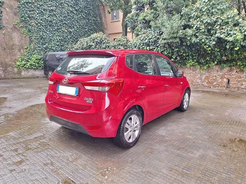 Usata Hyundai ix20 116 CV (85 kW) 2014 Rosso Utilitaria