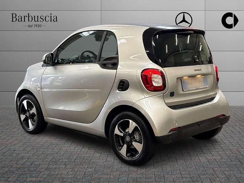 Usata Smart ForTwo Coupé Passion 60 kW (82 CV) 2023 Argento Utilitaria