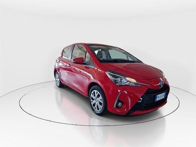 Usata Toyota Yaris Active 69 CV (50 kW) 2018 Rosso