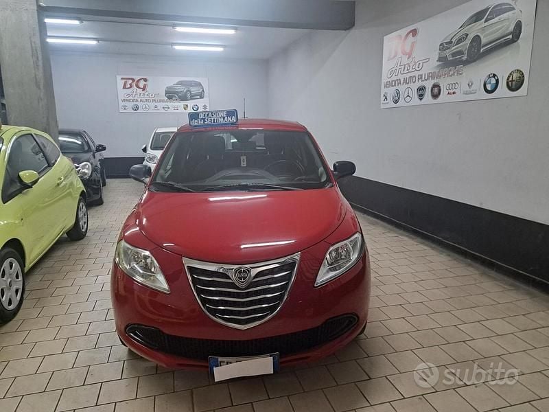 Usata Lancia Ypsilon 85 CV (62 kW) 2013 Rosso Utilitaria