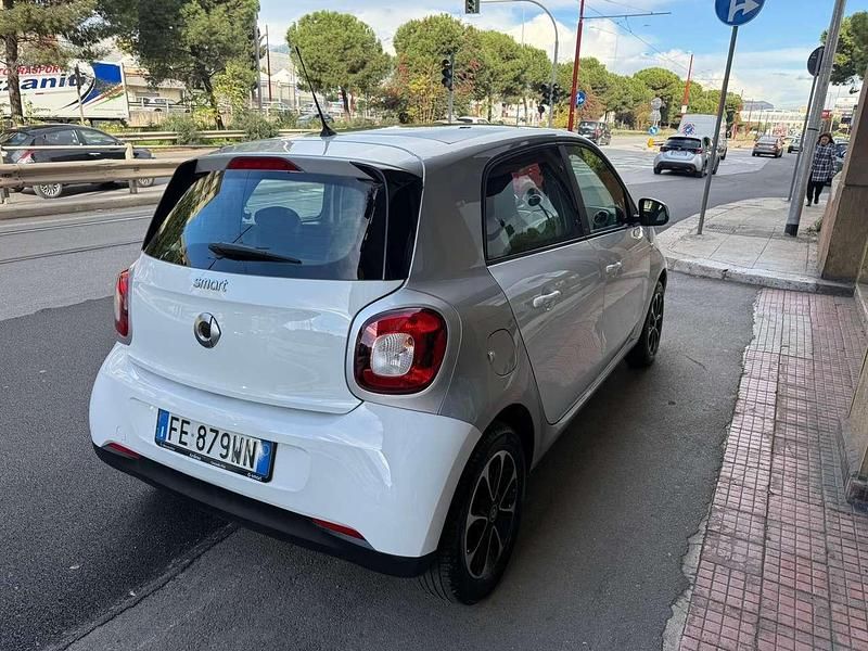 Usata Smart ForFour Passion 71 CV (52 kW) 2016 Bianco Utilitaria
