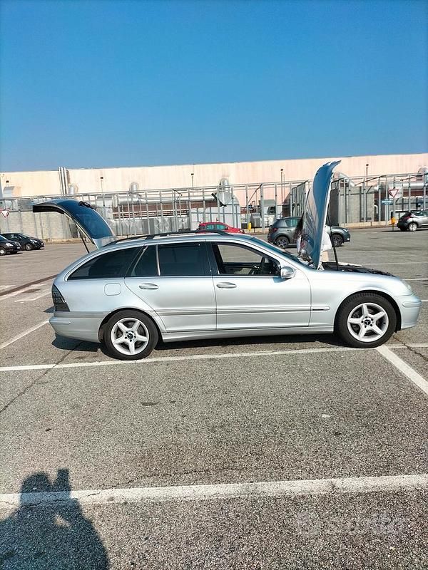 Usata Mercedes C200 2006 Grigio Station wagon