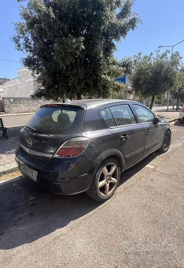 Usata Opel Astra 101 CV (74 kW) 2008 Berlina