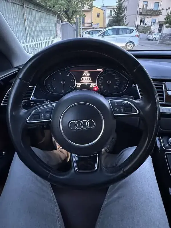Usata Audi A8 Ambiente 258 CV (189 kW) 2015 Berlina