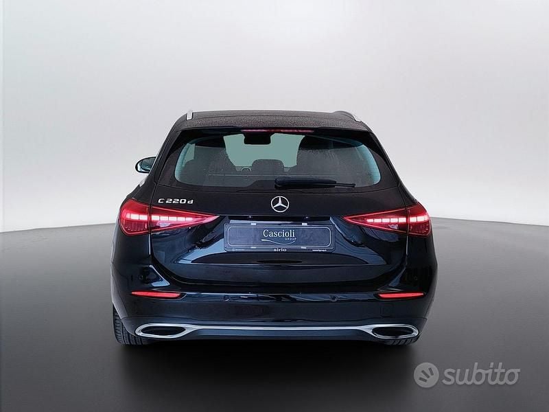 Usata Mercedes C220 200 CV (147 kW) 2021 Nero Station wagon
