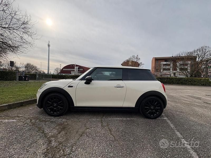 Usata Mini ONE 75 CV (55 kW) 2014 Bianco Utilitaria