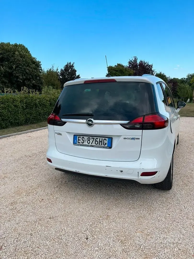 Usata Opel Zafira Tourer 150 CV (110 kW) 2013 Bianco Monovolume
