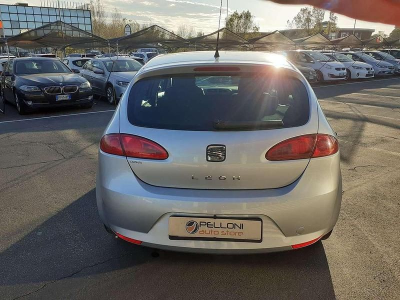 Usata Seat Leon Reference 102 CV (75 kW) 2007 Argento Berlina