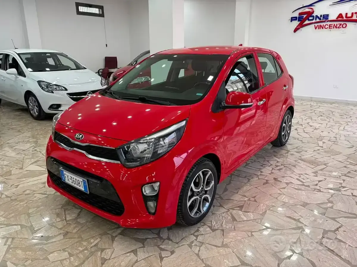Usata Kia Picanto X-Line 67 CV (49 kW) 2019 Rosso Utilitaria