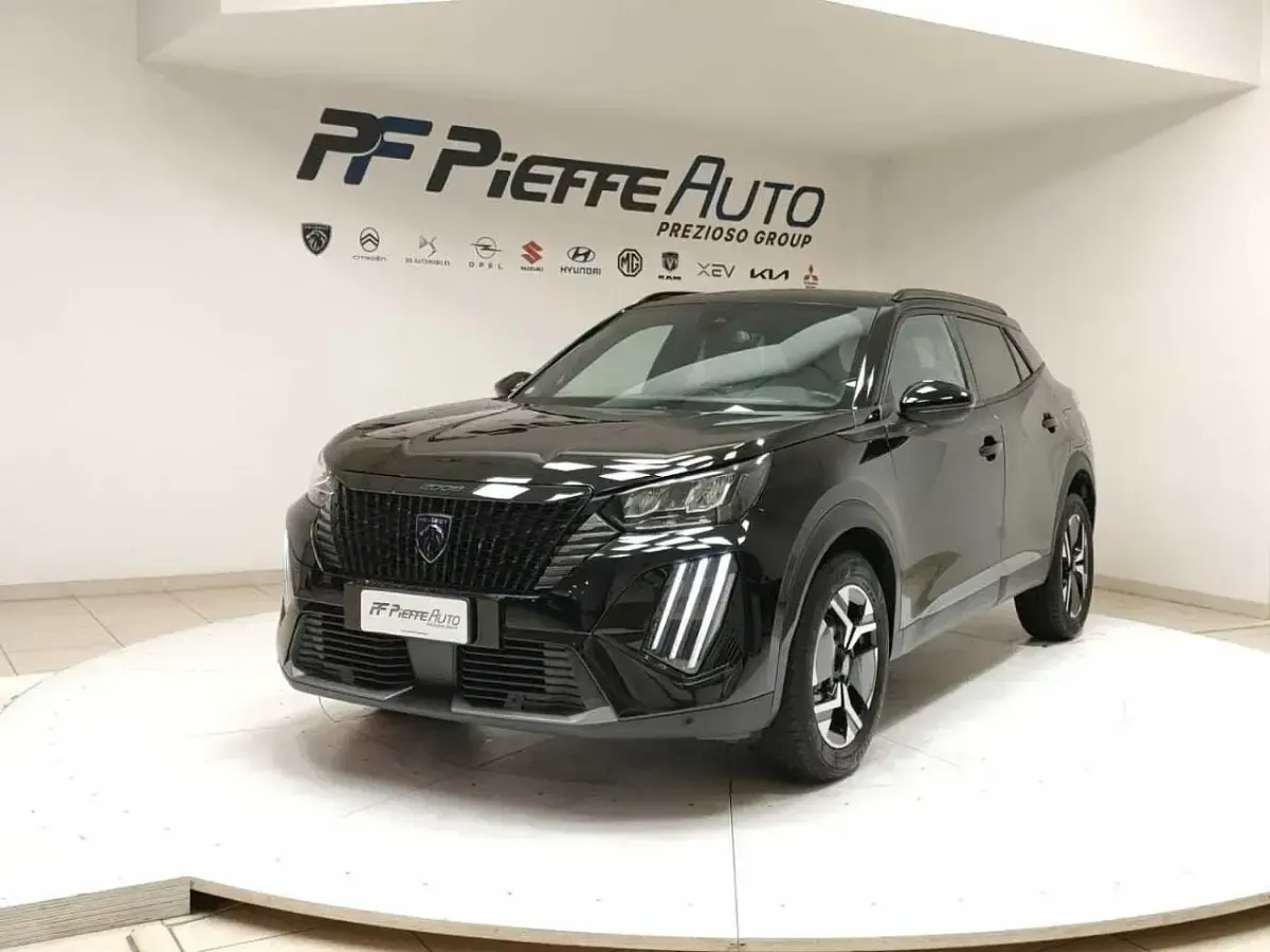 Usata Peugeot 2008 Allure 102 CV (75 kW) 2025 SUV