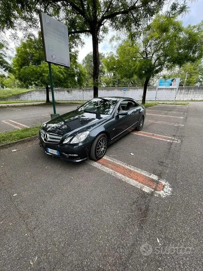 Usata Mercedes E250 2009 Grigio Coupé