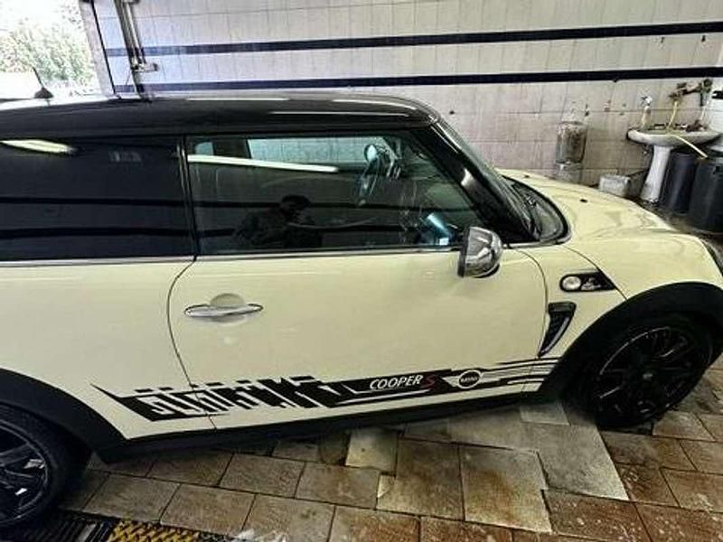 Usata Mini Cooper S Pepper 174 CV (127 kW) 2008 Bianco Utilitaria