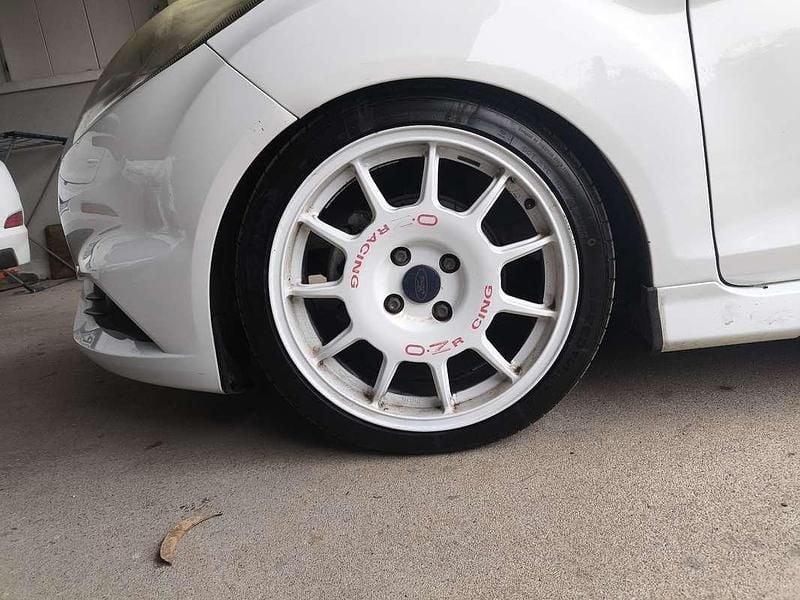 Usata Ford Fiesta ST 182 CV (133 kW) 2013 Bianco Utilitaria