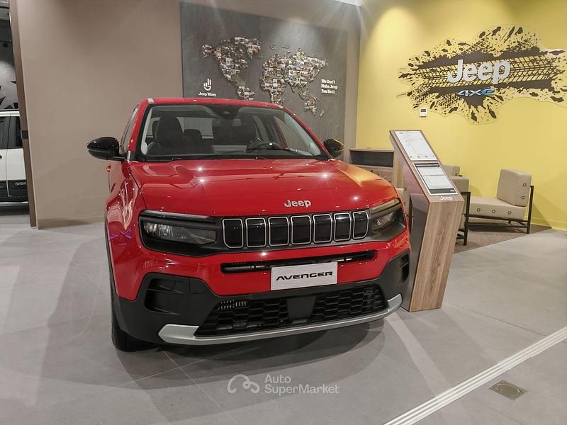 Nuova Jeep Avenger Longitude 101 CV (74 kW) 2025 Rosso SUV