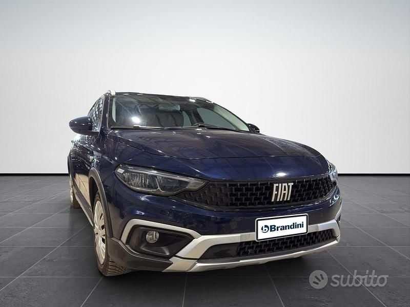 Usata Fiat Tipo Cross 101 CV (74 kW) 2021 Blu Berlina