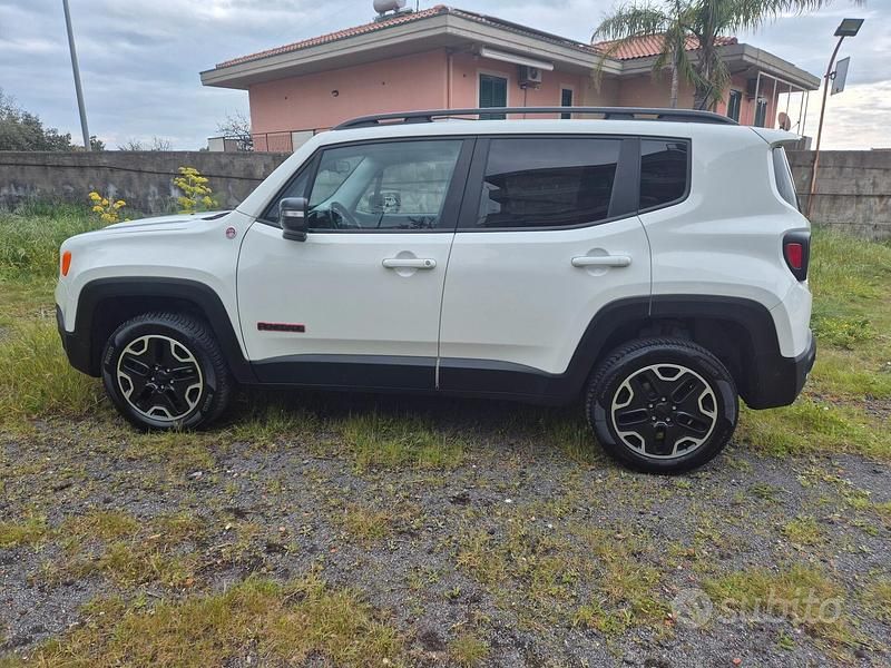 Usata Jeep Renegade Trailhawk 170 CV (125 kW) 2017 Bianco SUV