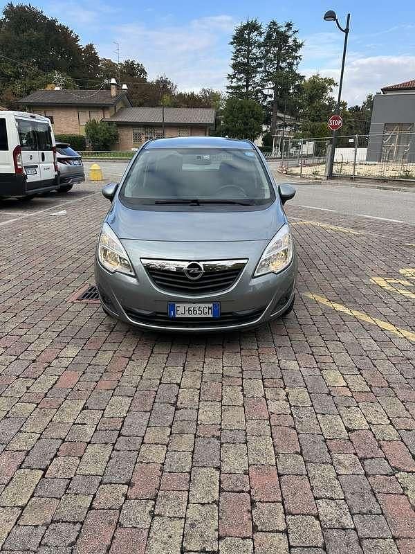 Usata Opel Meriva Selection 95 CV (69 kW) 2011 Monovolume